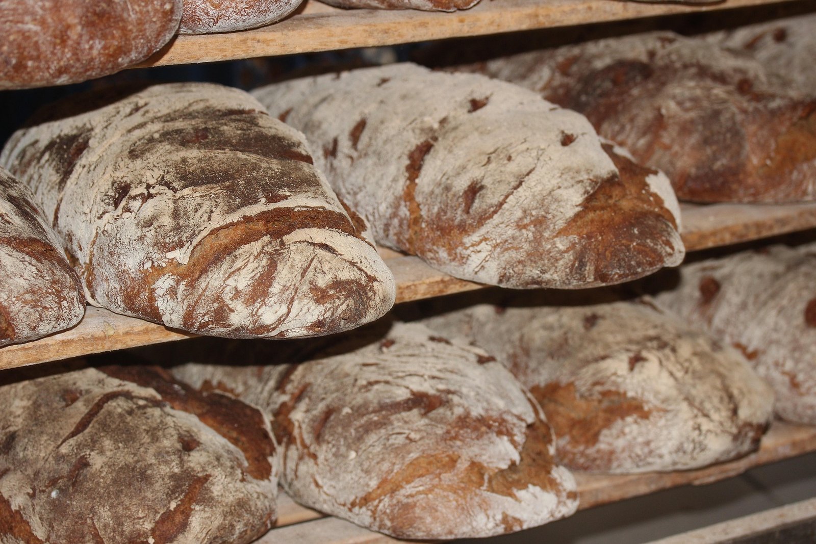 267490-loaf-of-bread-388650_1920